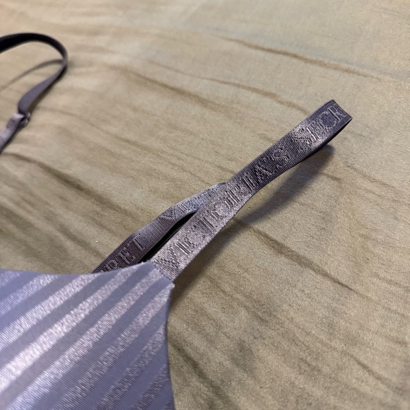 Victoria’s Secret💥 T-Shirt Lightly Lined Demi Bra size 34D - Picture 4 of 7